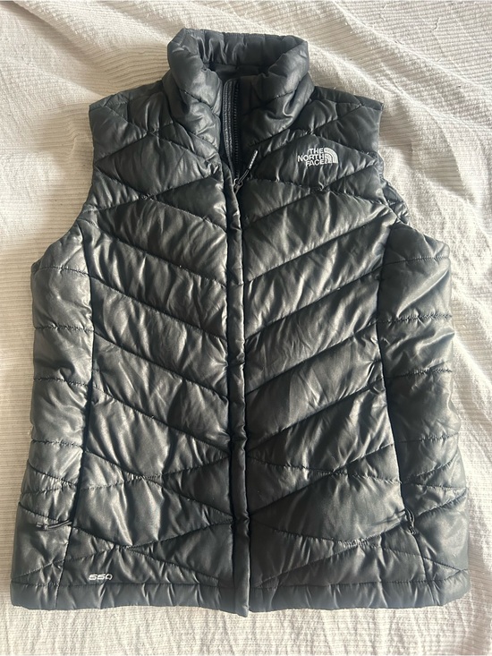 The North Face Jackets & Blazers - Women’s North Face 550 Vest
